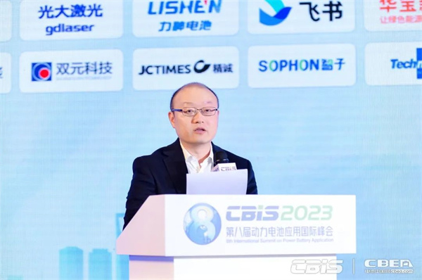 9000GWh！“百舸爭(zhēng)流”新能源電池萬(wàn)億新藍(lán)海