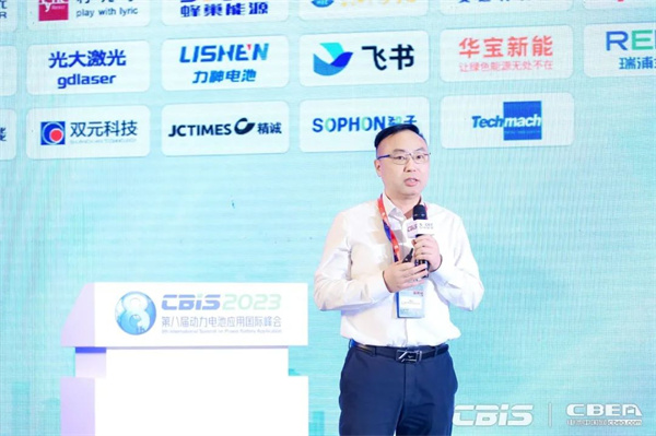9000GWh！“百舸爭(zhēng)流”新能源電池萬(wàn)億新藍(lán)海